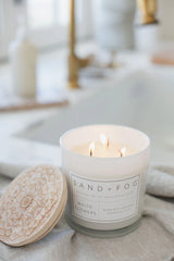 White Flowers 21 oz scented candle